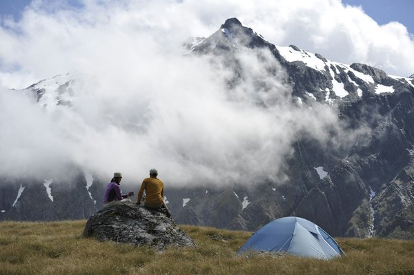 Quels sont les conseils pour camper en toute sécurité dans une région de dunes en hiver?