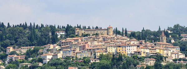 Comment choisir une location de vacances en Provence avec des ateliers de cuisine et des balades en calèche?
